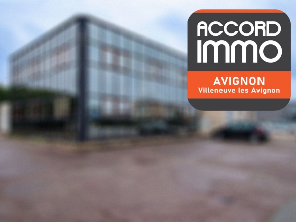 bureaux à la location vue depuis le parking