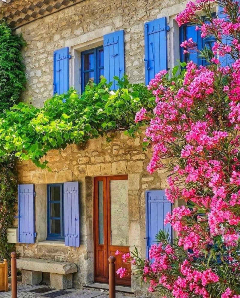 photo d'une rubrique immobilier sur les maisons a la vente a morieres les avignon