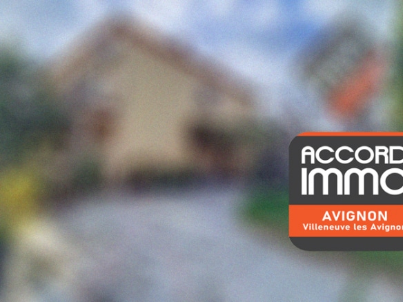 Façade depuis portail entrée