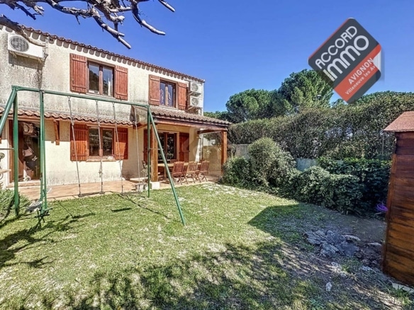 vue de la maison depuis le fond du jardin