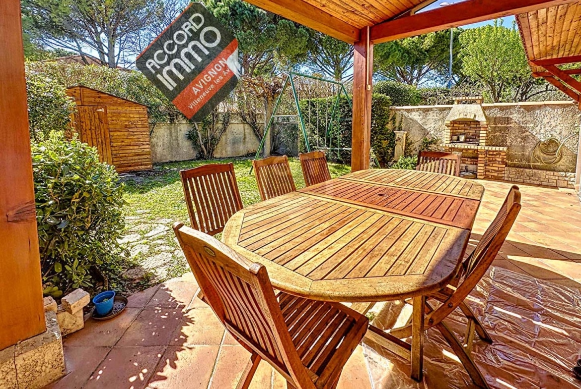 terrasse abrité avec mobilier teck par ACCORD IMMO