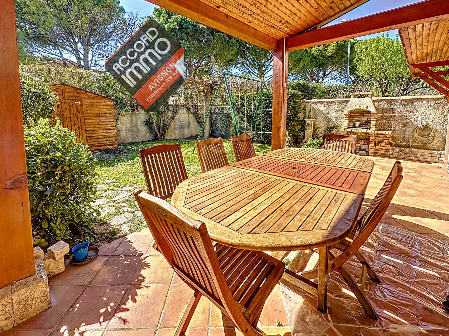 terrasse abrité avec mobilier teck par ACCORD IMMO