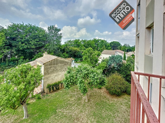 Vue depuis le balcon d'un appartement T4 en vente à Le Pontet Avignon