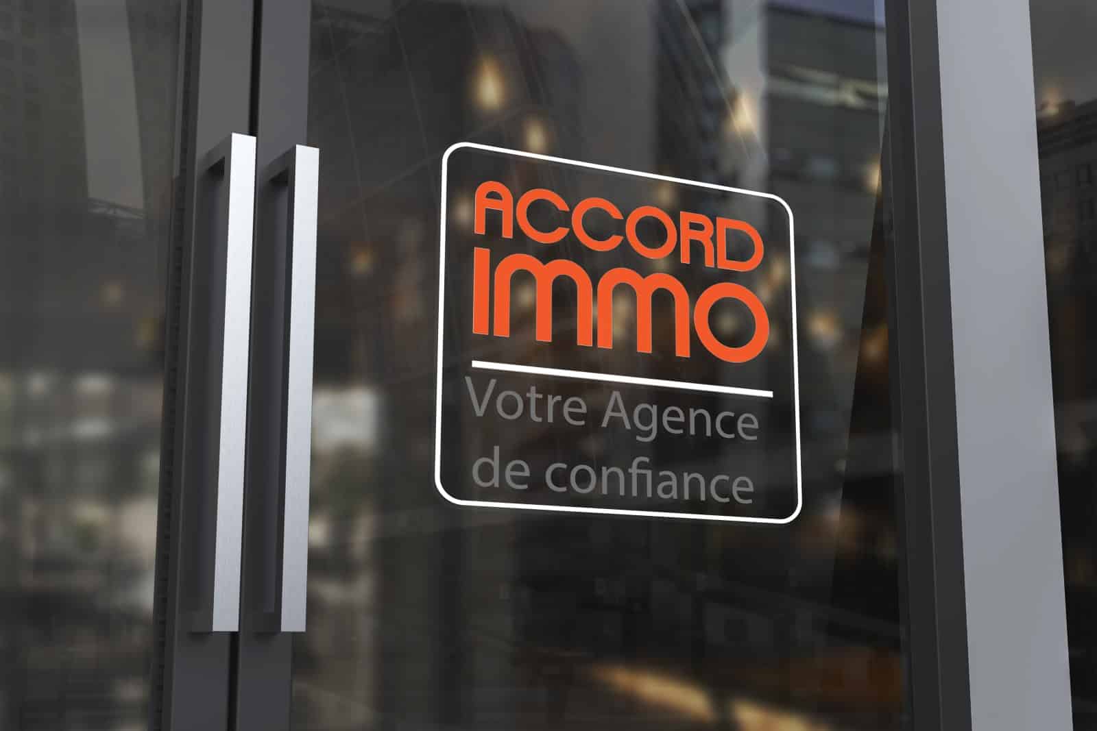 porte de l’agence immobilière ACCORD IMMO AVIGNON porte entrée