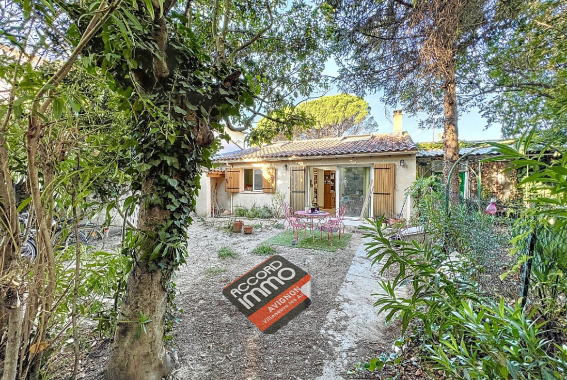 Maison vue du fond de jardin a la vente chez ACCORD IMMO Avignon