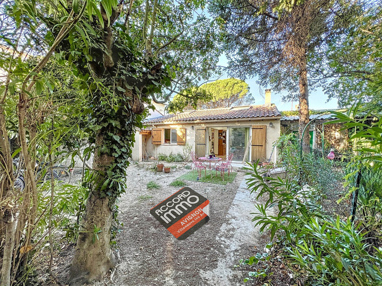 Maison vue du fond de jardin a la vente chez ACCORD IMMO Avignon