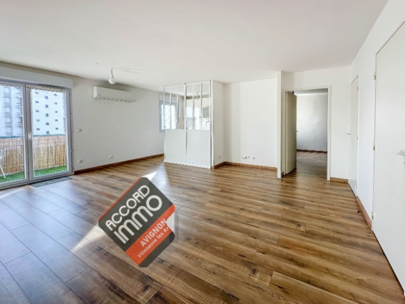 pièce de vie donnat sur balcon