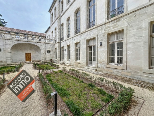 Vu de l'extérieur depuis le jardin