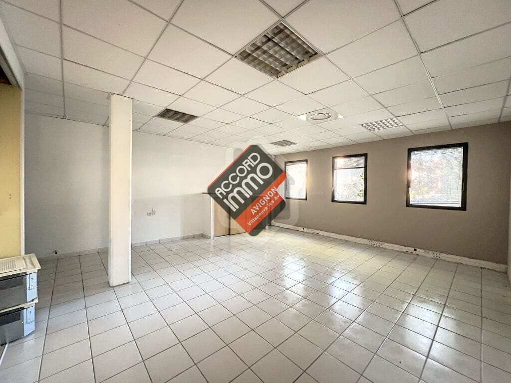 Grande salle de réunion.