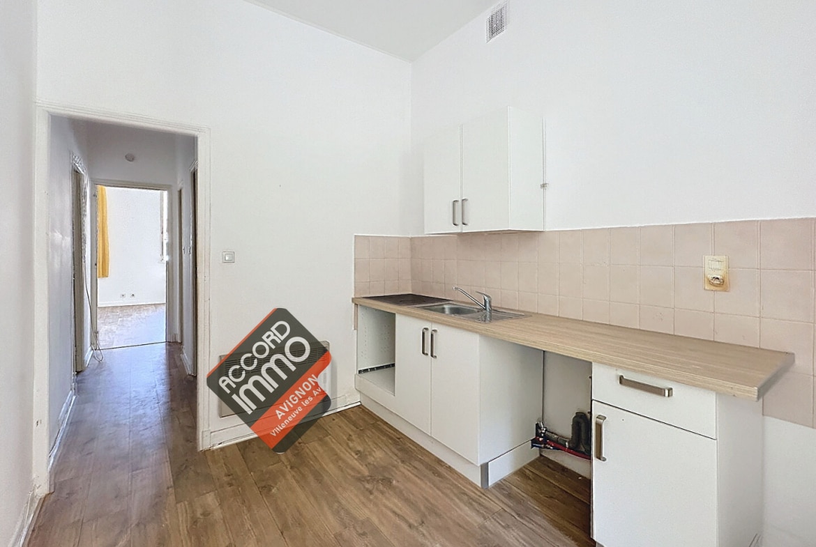 Cuisine d'un des appartements de l'immeuble.