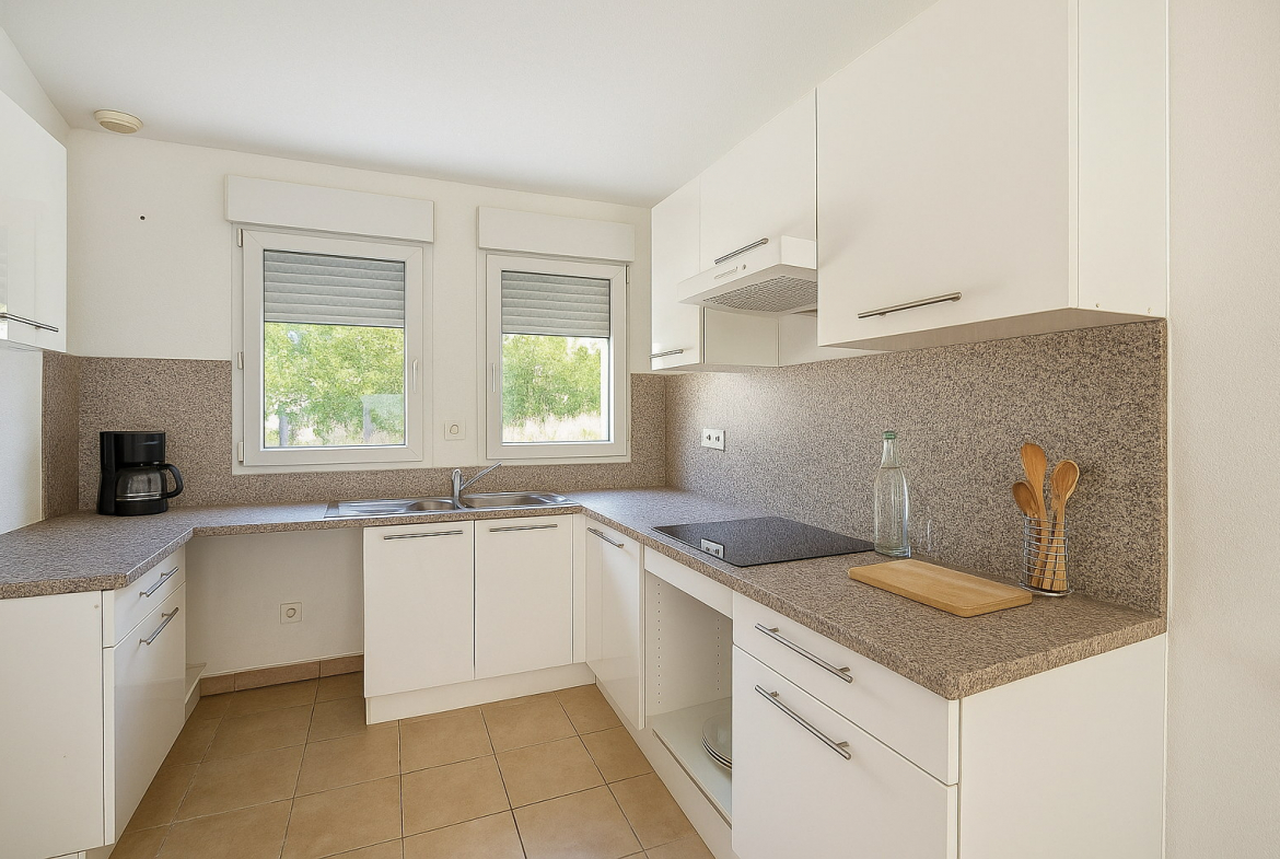Cuisine equipee moderne dans maison 3 chambres a vendre a Montfavet pres Avignon