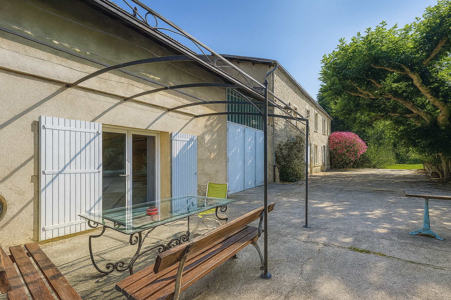 terrasse pergola jardin mas a vendre avignon ceinture verte