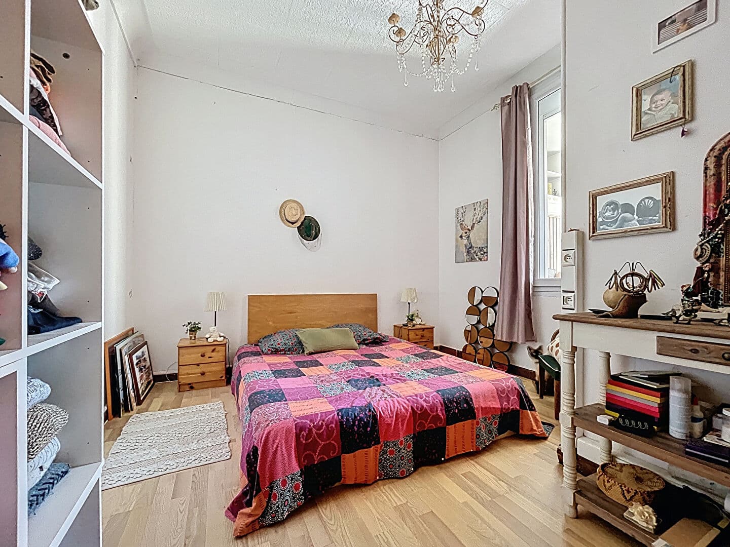 Chambre spacieuse avec lit double dans un appartement T4 du quartier de la Préfecture à Avignon