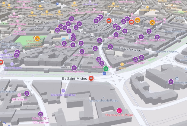Vue 3D cartographique du quartier des Teinturiers à Avignon intra-muros, avec localisation des points d'intérêt culturels, transports en commun et commerces environnants. Carte de proximité illustrant l'environnement urbain d'un immeuble de rapport en vente rue des Teinturiers, à proximité du boulevard Saint-Michel et des remparts d'Avignon.