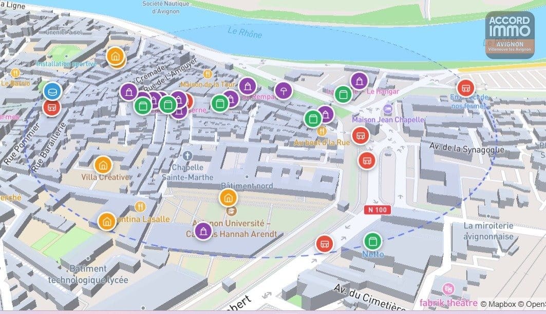 Carte en trois dimensions du centre historique d'Avignon montrant le Rhône au nord et le secteur Saint-Lazare. Points d'intérêt identifiés incluant Avignon Université Campus Hannah Arendt, Chapelle Sainte-Marthe et divers commerces de proximité.