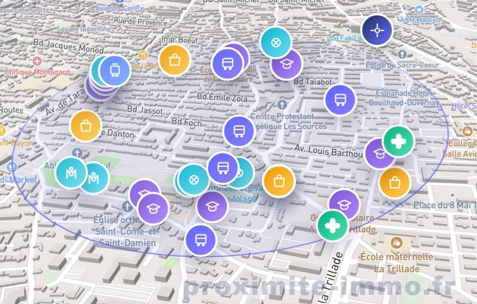 Carte interactive en vue 3D du quartier La Trillade à Avignon affichant les points d'intérêt avec icônes colorées. On distingue des écoles, commerces, transports en commun, établissements de santé et espaces verts dans un périmètre délimité par un cercle bleu.
