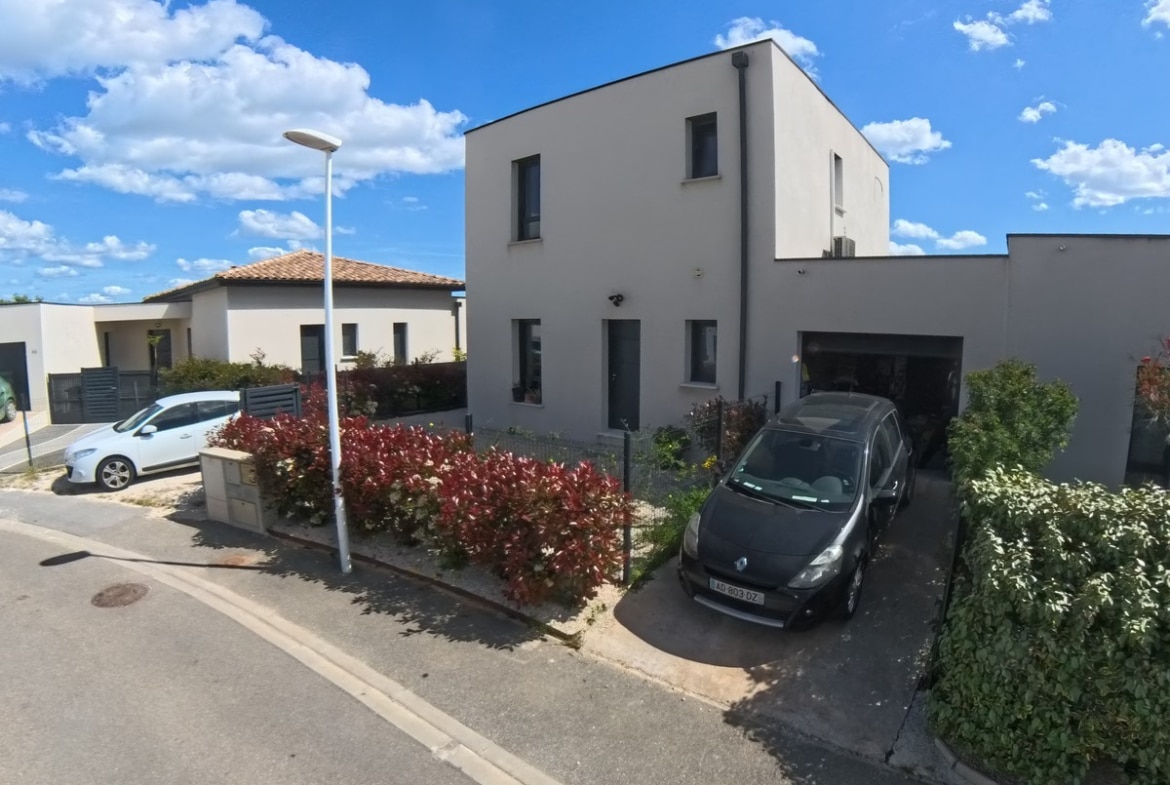 Maison 5 pièces 110 m² · à Villeneuve les Avignon · 110 m² · 379 000 €